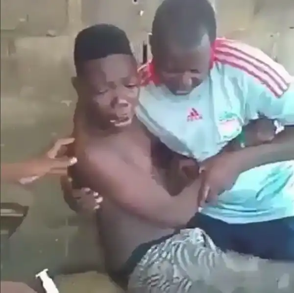 See What A Young Man Did When It Was For Him Take Injection On His Buttocks. Photos/Video